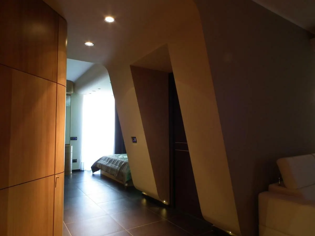 Suite Tower Palermo 2*,